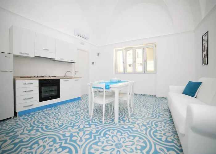 White Aurora Rooms