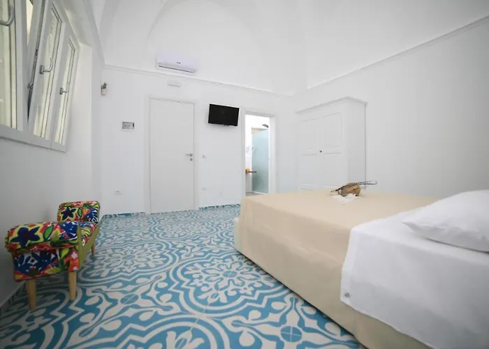 White Aurora Rooms